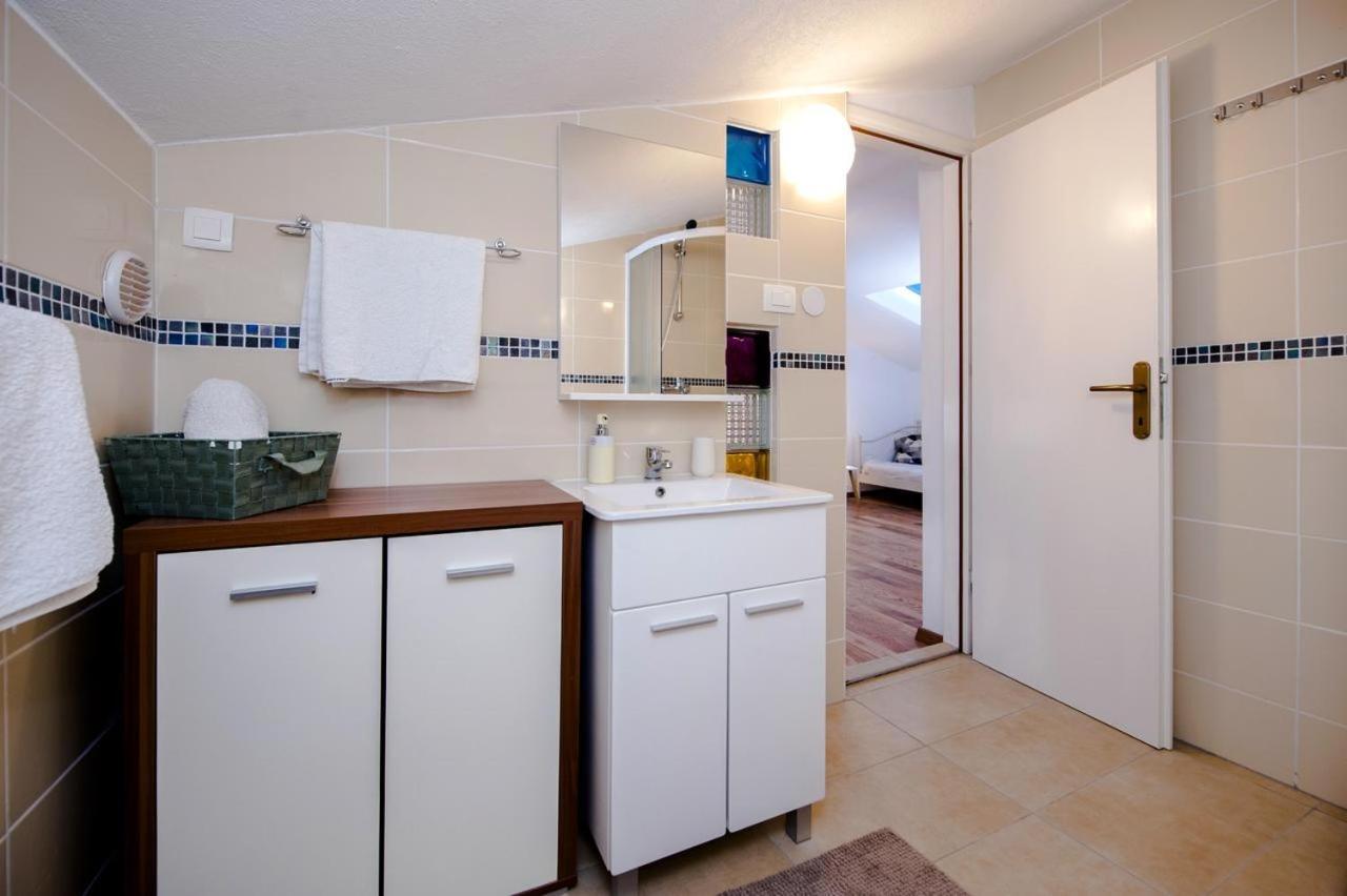 "Art House" Rovinj-Holiday, Holiday Home To Rent Rovinjsko Selo Exterior foto