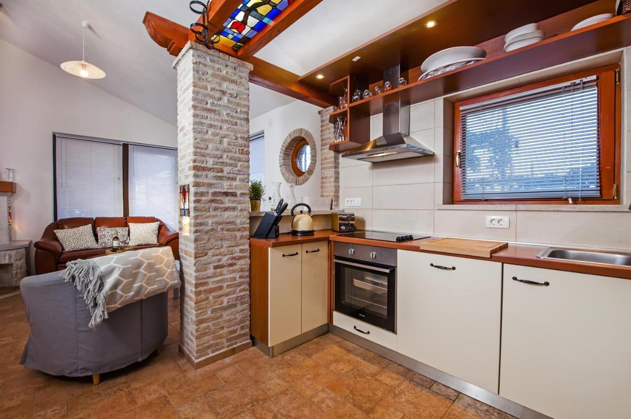 "Art House" Rovinj-Holiday, Holiday Home To Rent Rovinjsko Selo Exterior foto